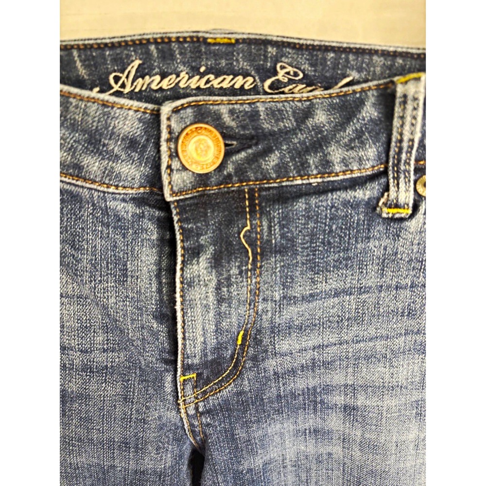 American Eagle Women's size 12 Skinny Medium Wash Blue Denim 5-Pocket Jeans